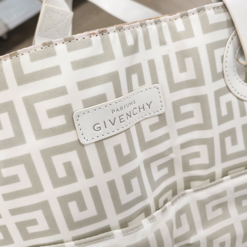 SOLD --Givenchy tote bag nwt - Picture 4 of 6
